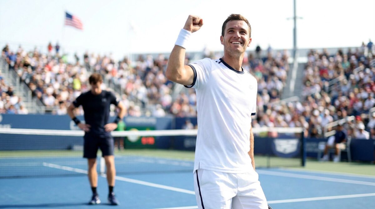Le joueur de tennis Jodar lève le poing en signe de victoire après avoir battu Arthur Fils sur un court extérieur.