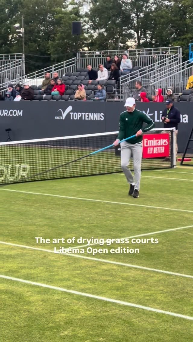 Rain delay ? No problem. This is how you dry a grass court 🌱 From Libéma Open 2024